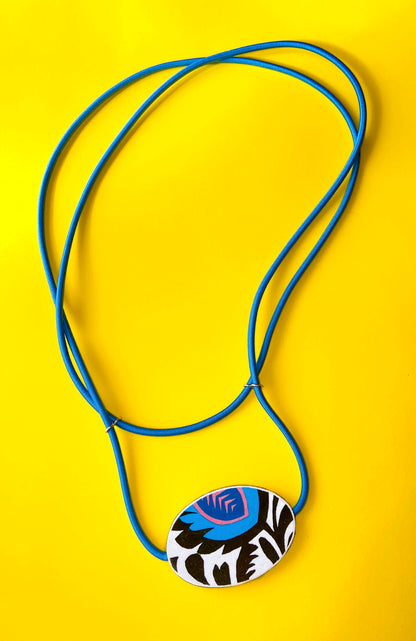 Tablewear elastic necklace  ~ Blue retro abstract prints